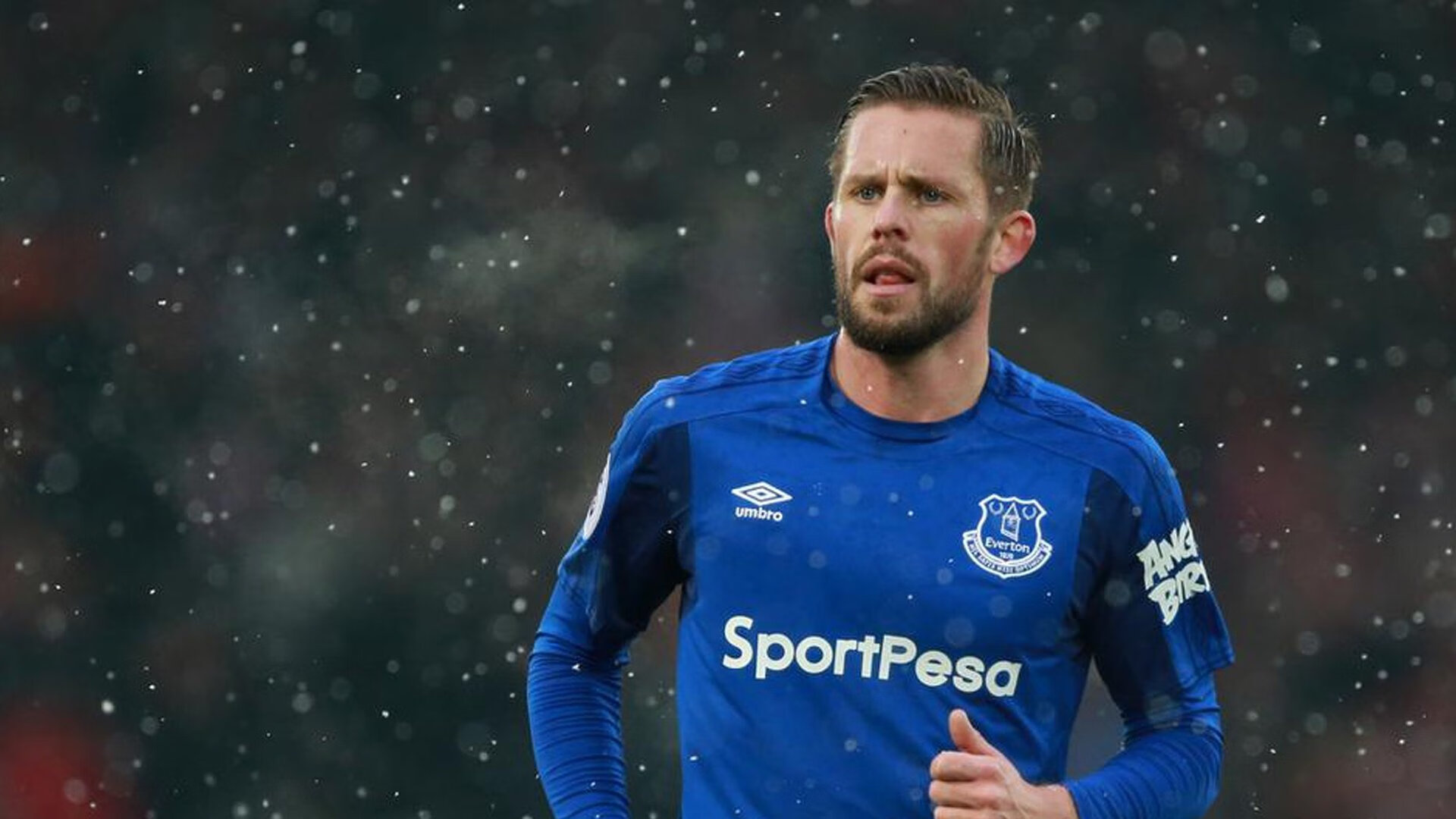 星空体育平台-德甲激烈拼杀，比分2-1，关键扑救挽救败局，传球成功率90%，控球率64%